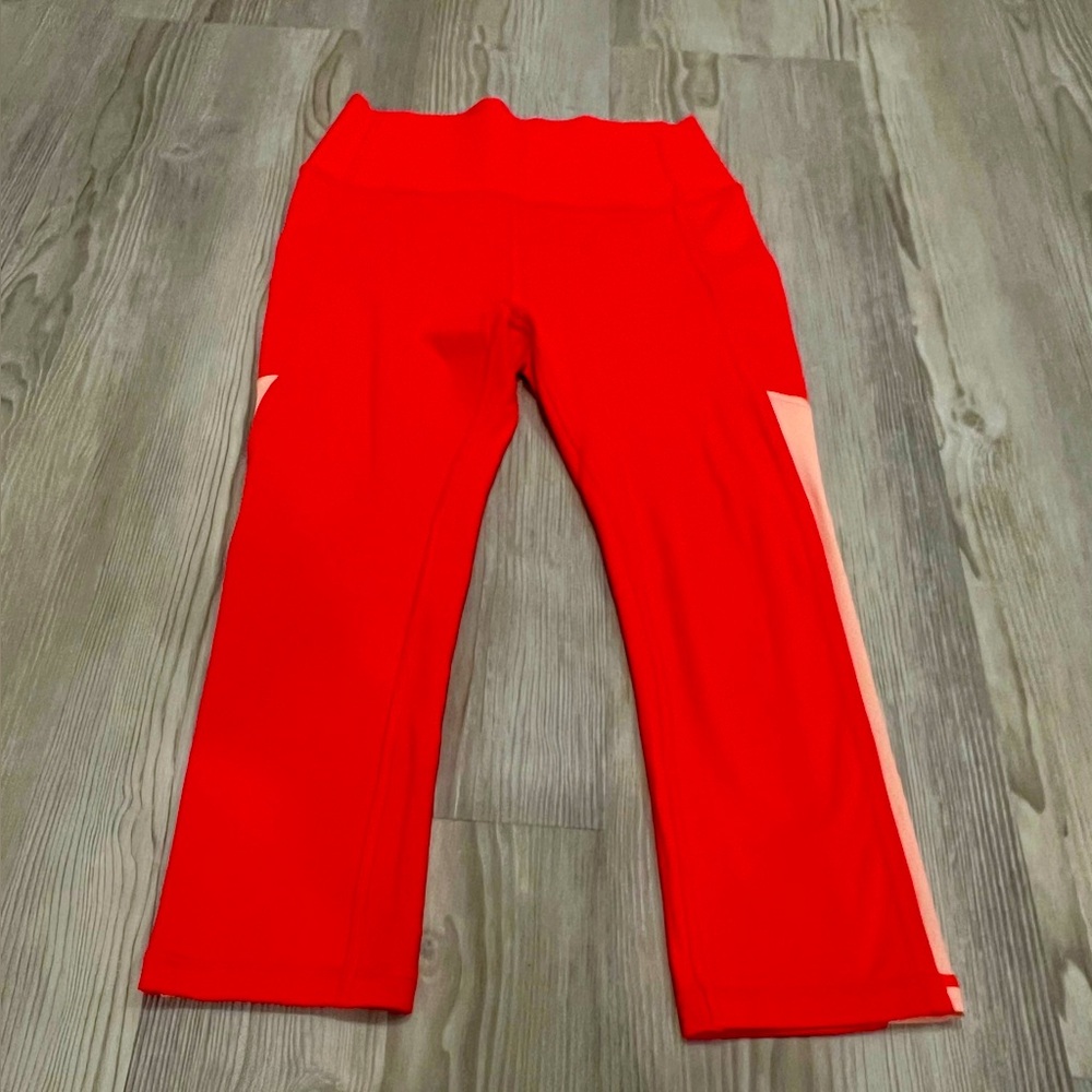 GAP Fit Sculpt Active Leggings. EUC. Salmon pink color. Size small. 19.5” inseam